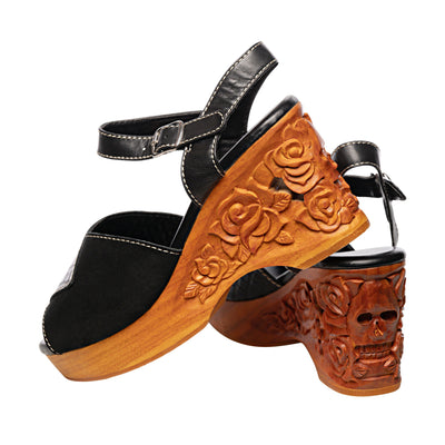 The Momento Mori in Black Snake on Natural